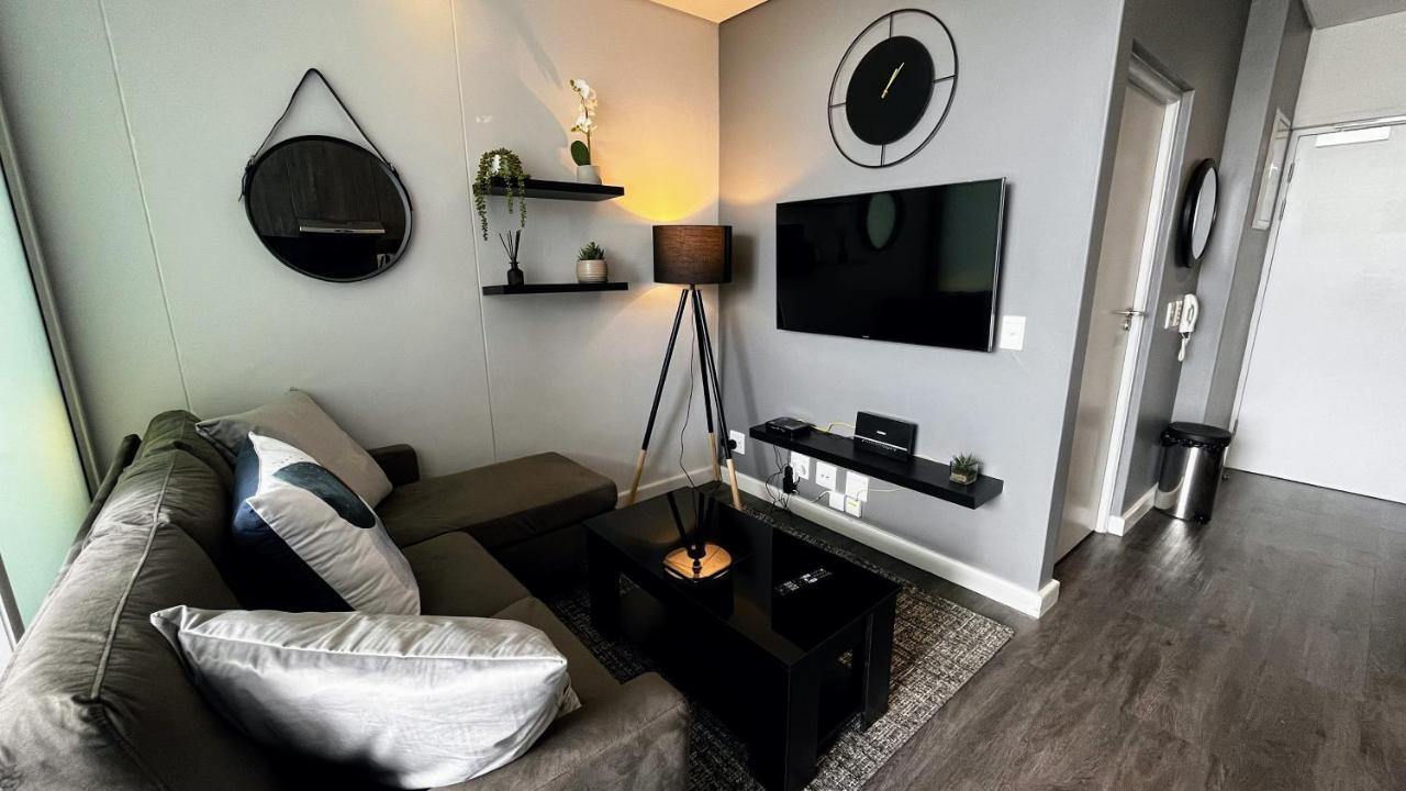 קייפטאון Modern Luxury Studio With Breathtaking City Views - No Load Shedding מראה חיצוני תמונה